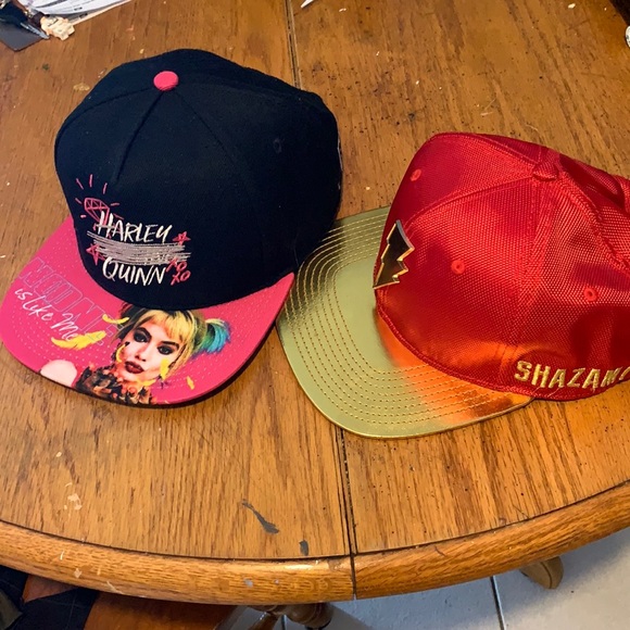 Two DC comics snap backs - Picture 1 of 3